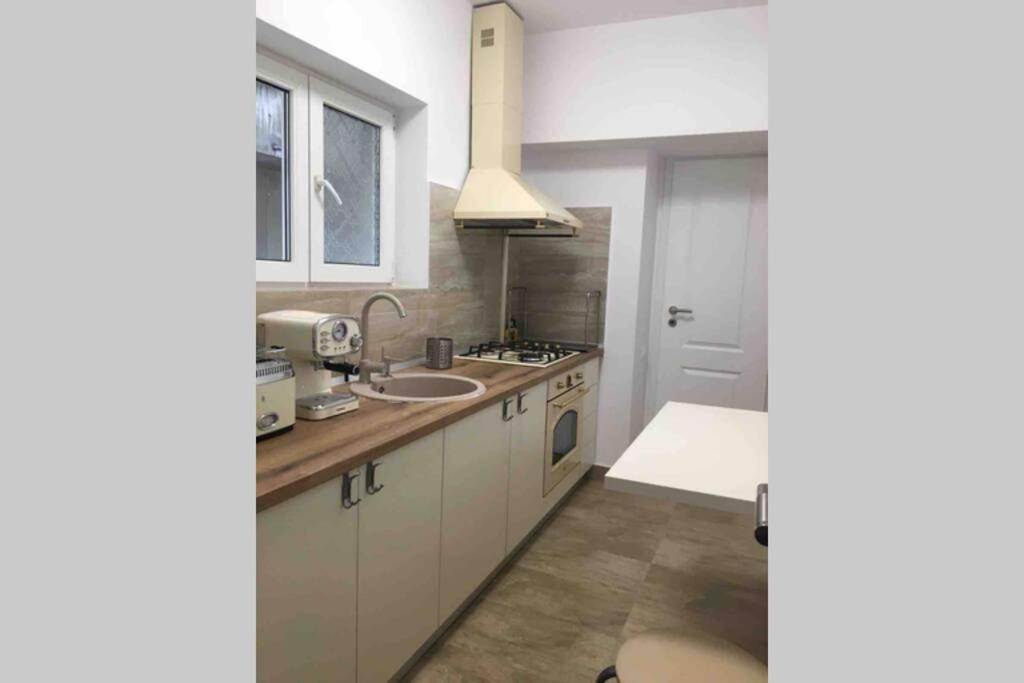 Magheru Cozy New Apartament 2 Rooms Bukarest Eksteriør billede